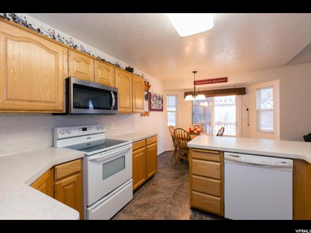 1059 N 2220 W, Clinton, UT 84015 — photo 2