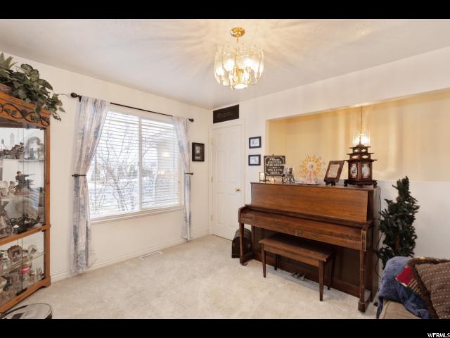 1059 N 2220 W, Clinton, UT 84015 — photo 5