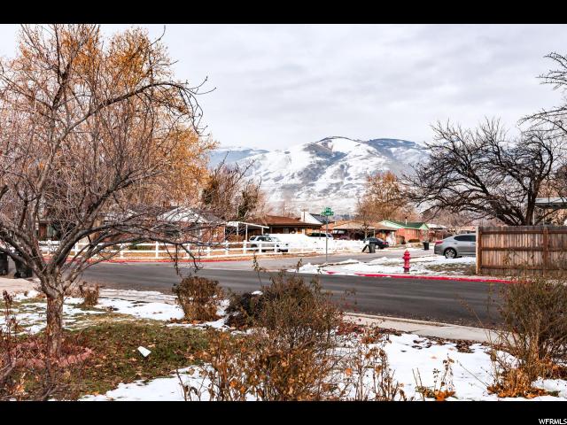 775 N Chapel Dr, Bountiful, UT 84010 — photo 3
