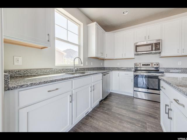 216 E Larsen Ln, Harrisville, UT 84404 — photo 7