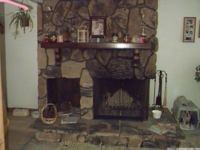 951 Violet Dr, Sandy, UT 84094 — photo 3