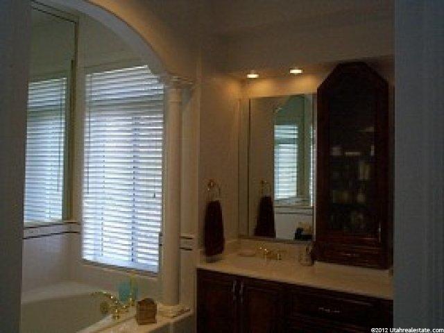 3222 Sunset Holw, Bountiful, UT 84010 — photo 2