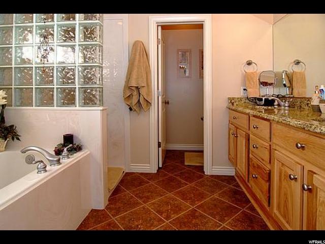 2475 S 2070 Cir E, St. George, UT 84790 — photo 4