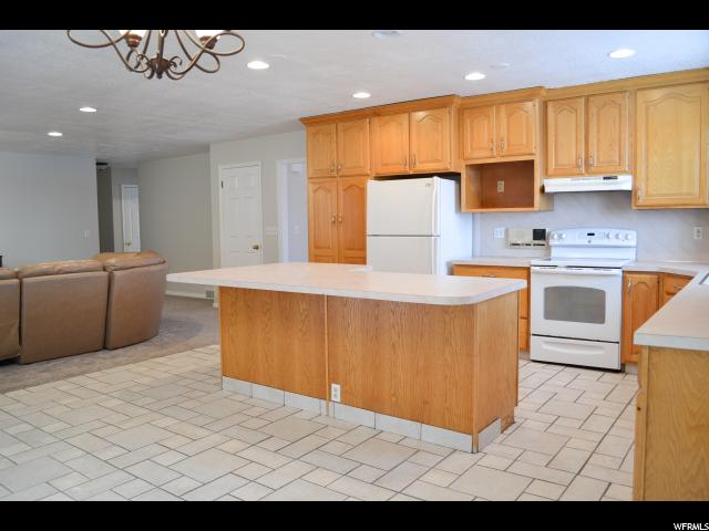 423 E Powell Ave, Centerville, UT 84014 — photo 6