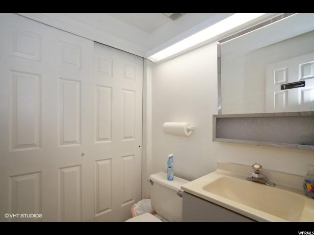 4322 S Main St E, Murray, UT 84107 — photo 12