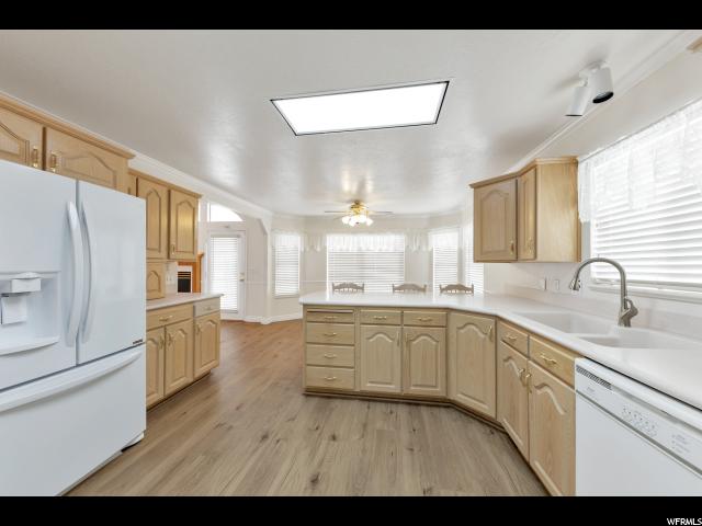 581 W 2325 N, Layton, UT 84041 — photo 9