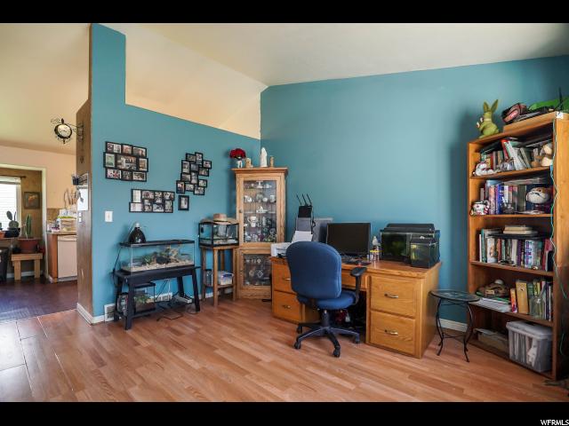 643 E Canyon View Dr, Ogden, UT 84404 — photo 3