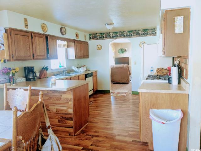 902 Bannock St, McCammon, ID 83250 — photo 2