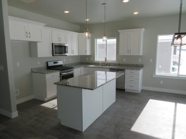 492 S 770 E, Hyrum, UT 84319 — photo 2
