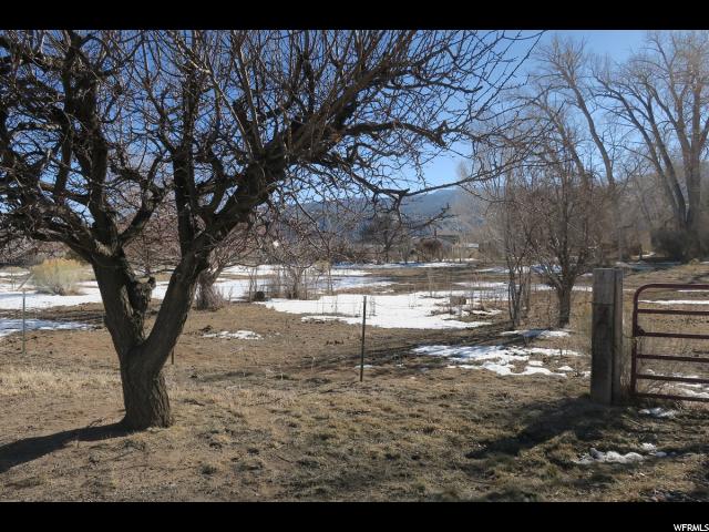10 E Rustler St S, Teasdale, UT 84773 — photo 4