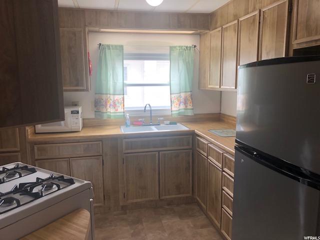 52 Palmer St, Helper, UT 84526 — photo 4