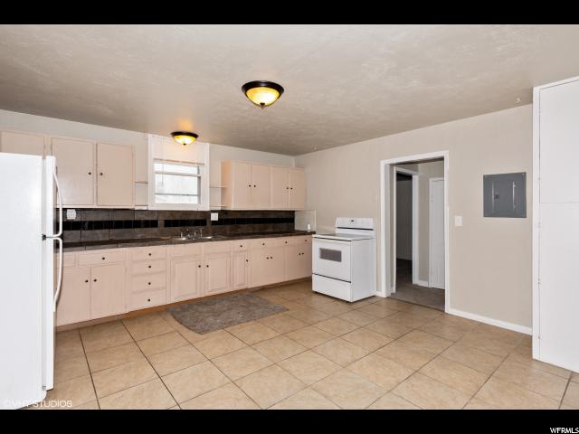 1016 W 800 N, Clinton, UT 84015 — photo 2