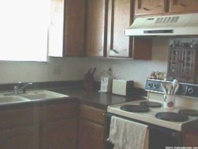 7319 Copperview Dr, Magna, UT 84044 — photo 2