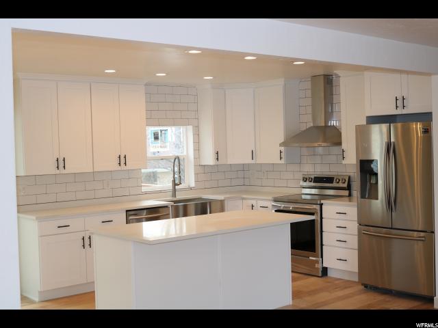 2408 E Glacier View Dr, Sandy, UT 84092 — photo 3