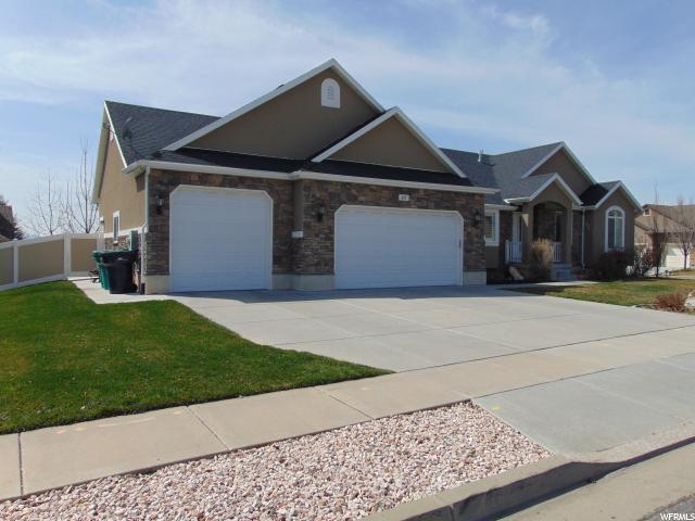 447 N Isabella Dr E, Layton, UT 84040 — photo 2