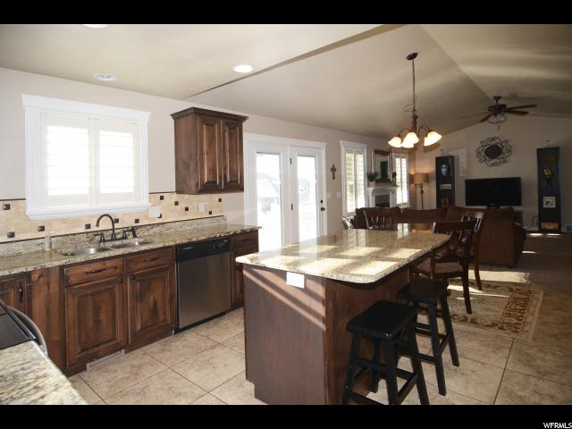 447 N Isabella Dr E, Layton, UT 84040 — photo 10