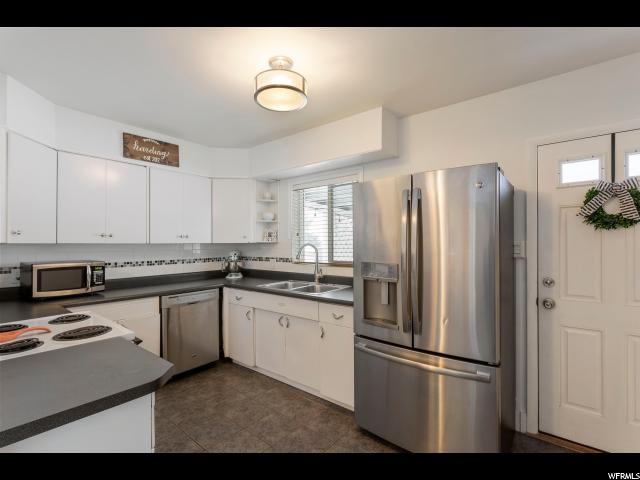 692 W 3500 S, Bountiful, UT 84010 — photo 2