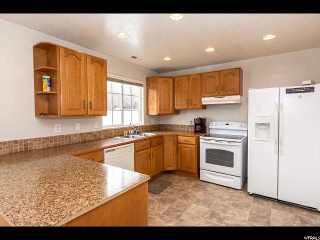 1053 Sara Ln, Ogden, UT 84404 — photo 4
