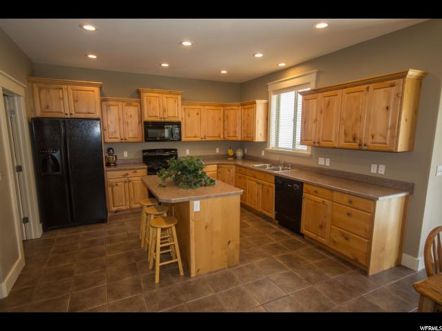1154 Grandview Dr, Providence, UT 84332 — photo 2