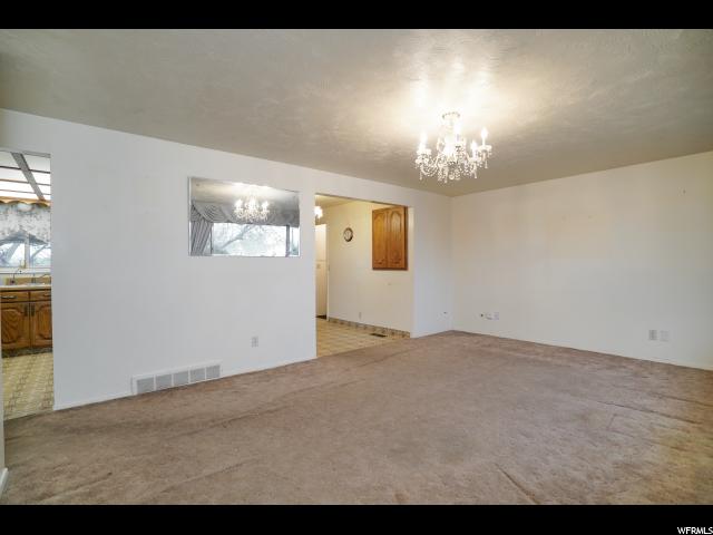 1076 N 3000 W, Clinton, UT 84015 — photo 4