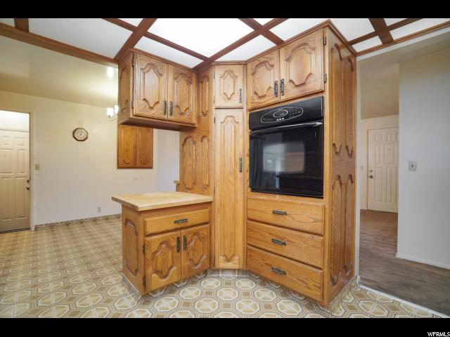 1076 N 3000 W, Clinton, UT 84015 — photo 9