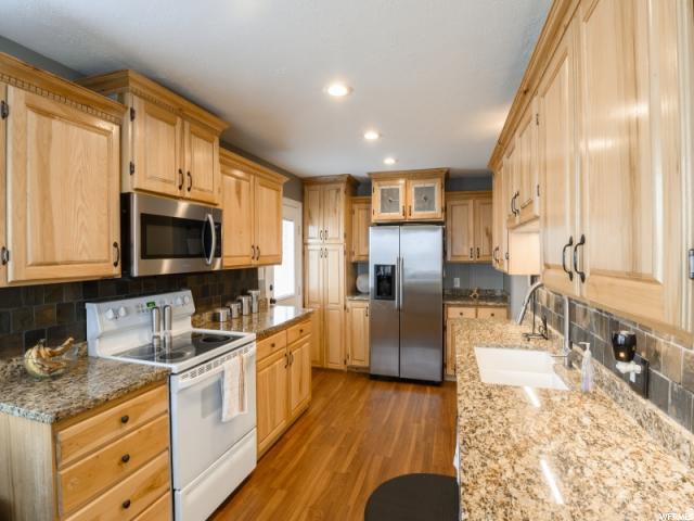 692 W 3300 S, Bountiful, UT 84010 — photo 12