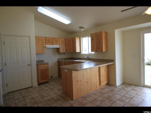 1031 N 780 W, Clinton, UT 84015 — photo 3