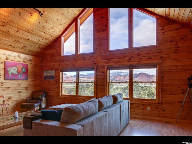 561 S Cougar Ridge Ln E, Torrey, UT 84775 — photo 6