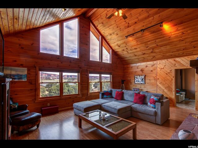 561 S Cougar Ridge Ln E, Torrey, UT 84775 — photo 5