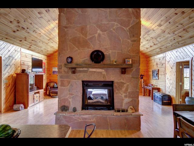 561 S Cougar Ridge Ln E, Torrey, UT 84775 — photo 8
