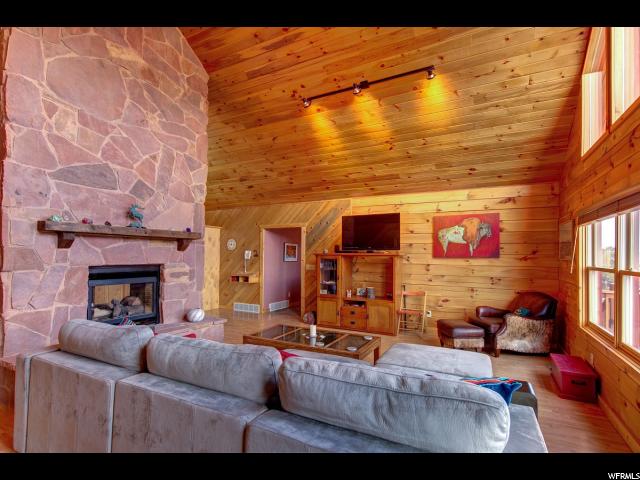 561 S Cougar Ridge Ln E, Torrey, UT 84775 — photo 7