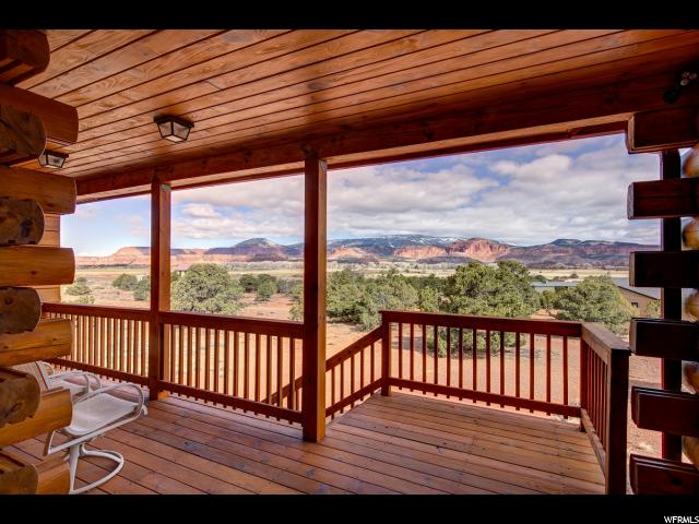 561 S Cougar Ridge Ln E, Torrey, UT 84775 — photo 2