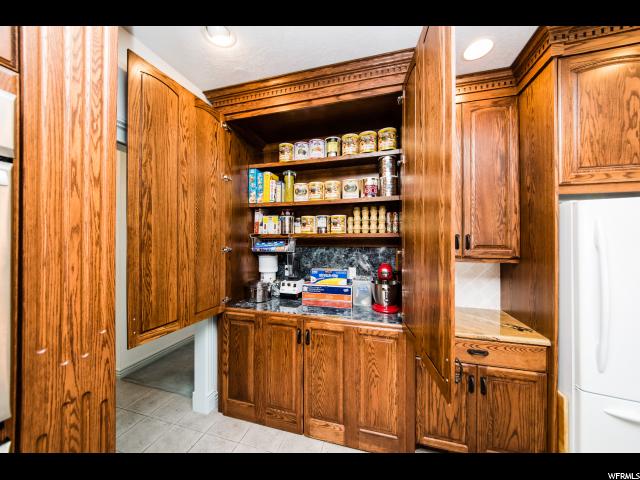 386 E Edgehill Dr, Providence, UT 84332 — photo 10