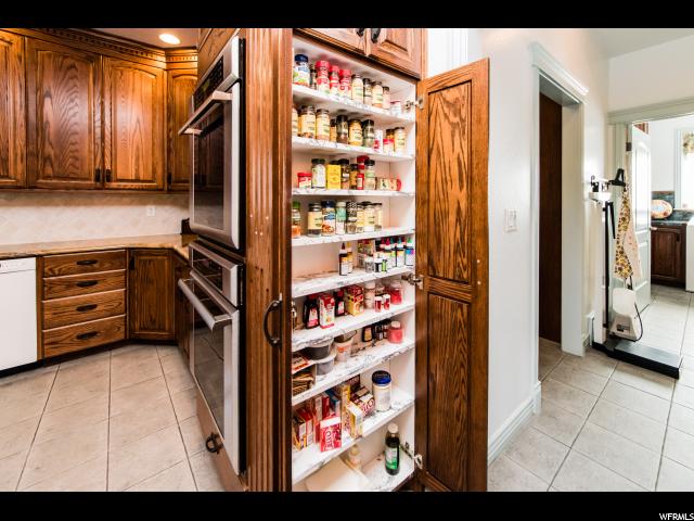 386 E Edgehill Dr, Providence, UT 84332 — photo 11