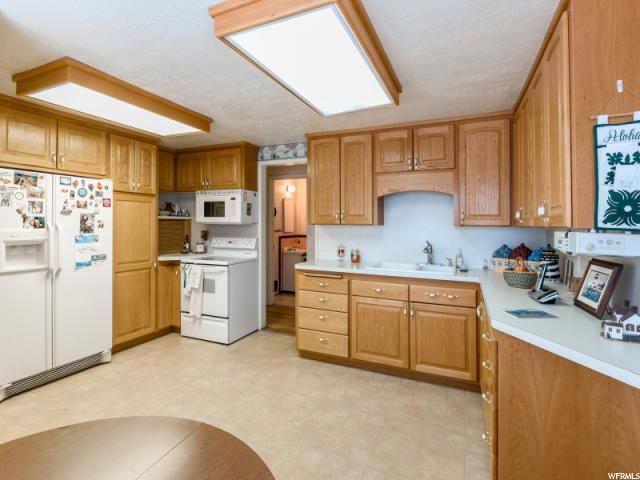 2264 S 250 E, Bountiful, UT 84010 — photo 8