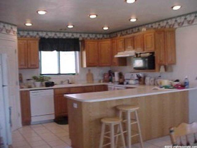 566 S 300 E, Providence, UT 84332 — photo 3