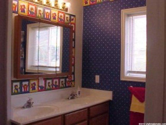 566 S 300 E, Providence, UT 84332 — photo 4