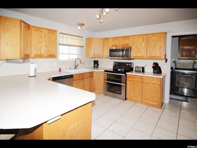 2788 W 3975, Farr West, UT 84404 — photo 7