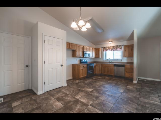 663 N 1500 W, Clinton, UT 84015 — photo 7