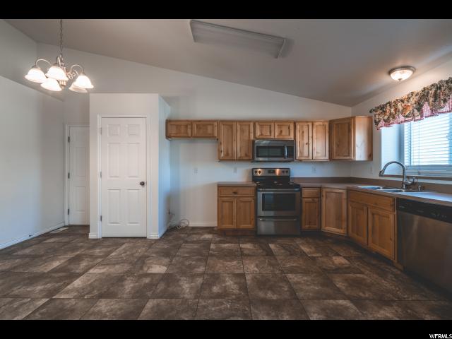 663 N 1500 W, Clinton, UT 84015 — photo 5