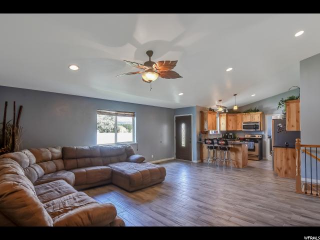 555 E Cottonwood Cir N, North Logan, UT 84341 — photo 4