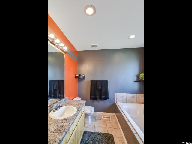 555 E Cottonwood Cir N, North Logan, UT 84341 — photo 11