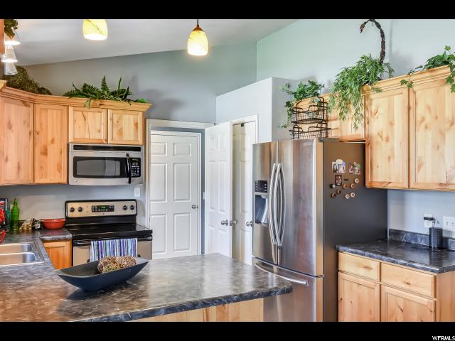 555 E Cottonwood Cir N, North Logan, UT 84341 — photo 7