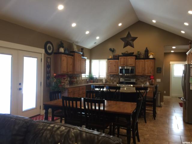 2139 Heritage Dr, Farr West, UT 84404 — photo 3