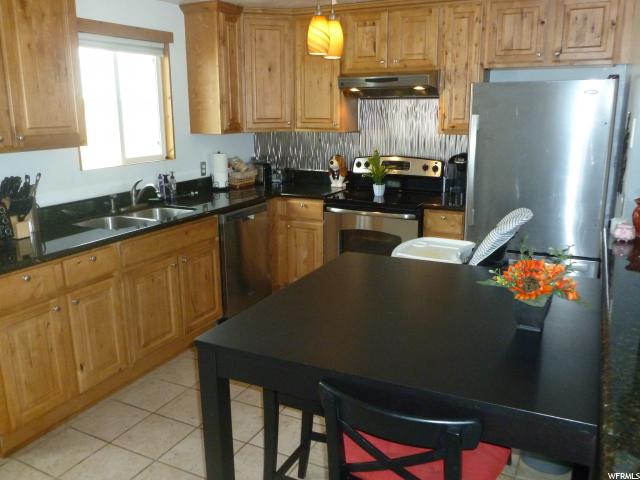 Jordan S Furniture Kitchen Table Sets Vascular 8217 S Ivy Midvale Ut 84047 Mls 1590786 Homes For