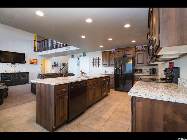 1479 W 2465 N, Clinton, UT 84015 — photo 12