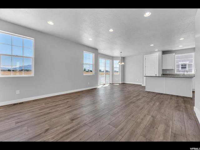 2452 N Sarus Crane Dr, Clinton, UT 84015 — photo 7