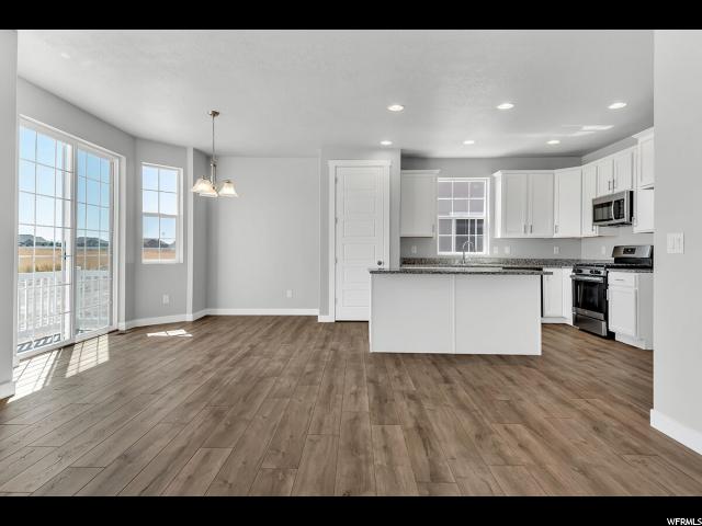 2452 N Sarus Crane Dr, Clinton, UT 84015 — photo 3