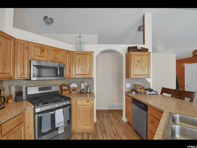 1971 N 2595 W, Clinton, UT 84015 — photo 4