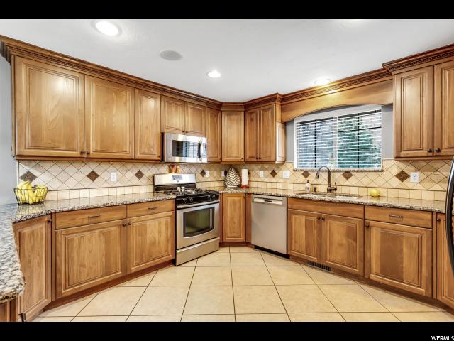 2288 E 2425 N, Layton, UT 84040 — photo 8